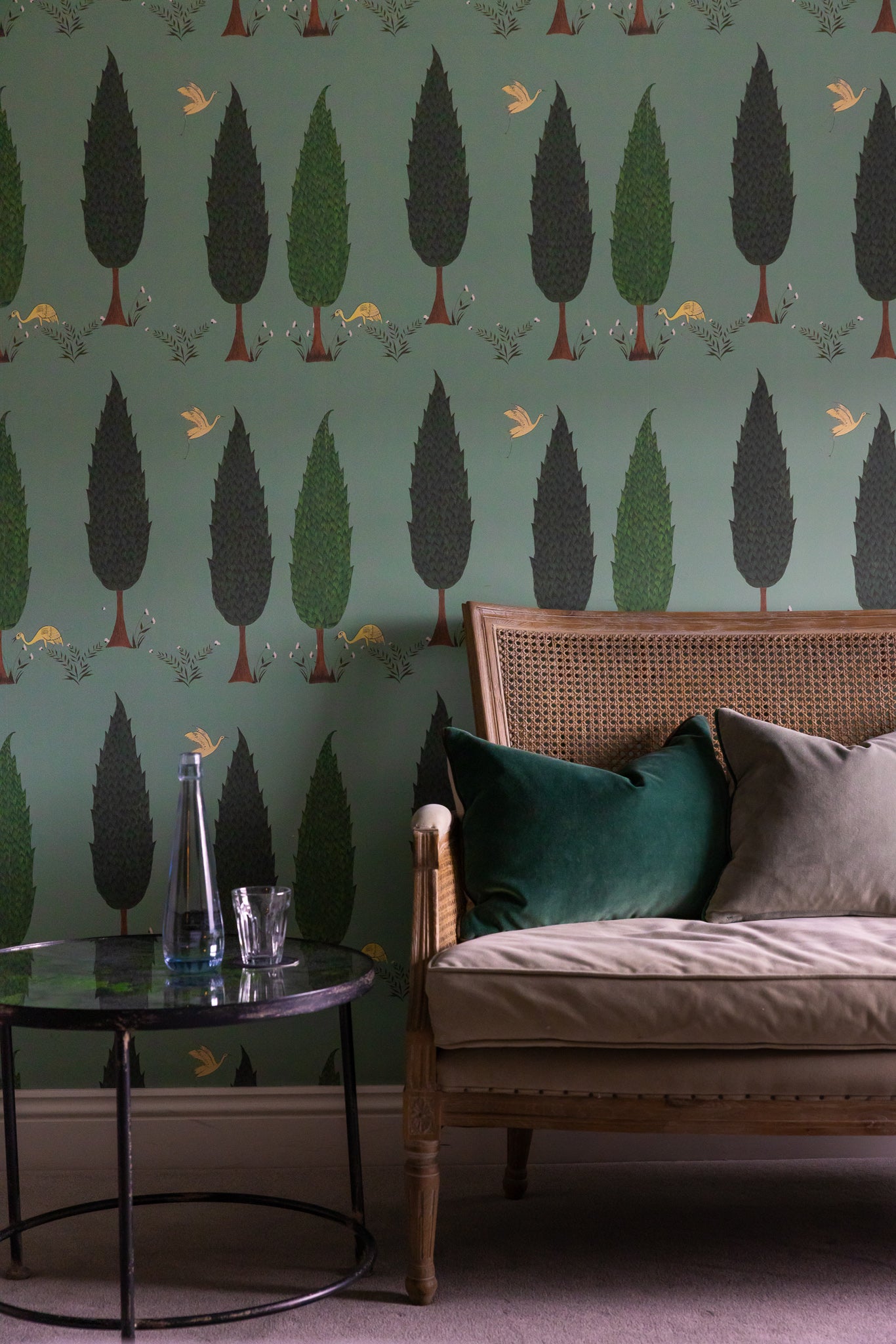 Mistry Designs Exclusive wallpapers, fabrics and interior accessories ...